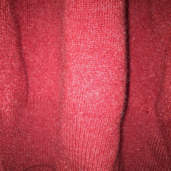 100% Cashmere Red Long Sleeve Sweater - Picture 5 of 5